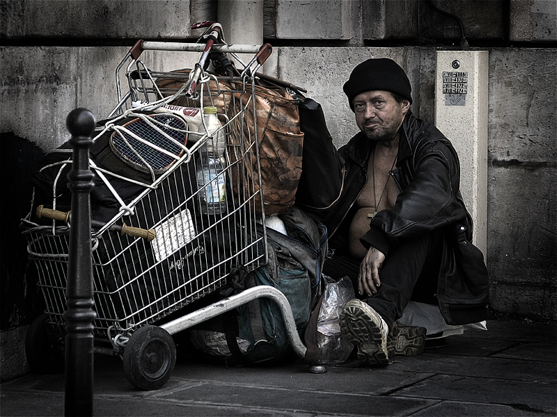 File:HomelessParis 7032101.jpg