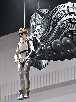 "Believe_Tour_11,_2012.jpg" by User:MyCanon