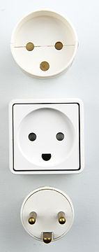 "107-2-D1_-_Danish_electrical_plugs_-_Studio_2011.jpg" by User:Atomicbre