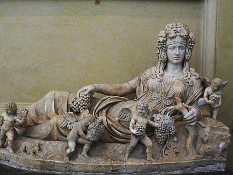 "Personification_of_autumn_Vatican_Museum.jpg" by User:Dix-tuin