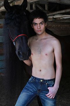 "Marco_Manalac_as_Alan_Strang.jpg" by User:Angelicumoda