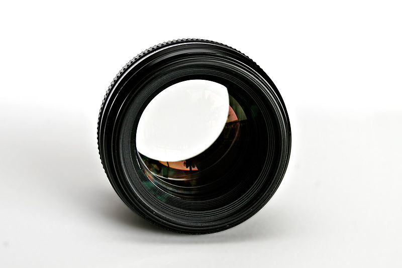 File:Canon 85mm prime02.jpg