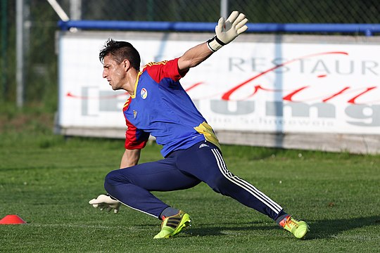 "Andorra_national_football_team_-_Ferran_Pol_(002).jpg" by User:Steindy