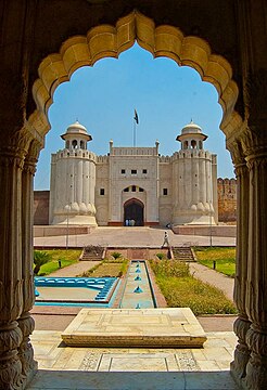 "Lahore_Fort.jpg" by User:Nomi887