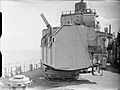 "QF6pdr10cwtGunsHMSMackay1943.jpg" by User:Rcbutcher