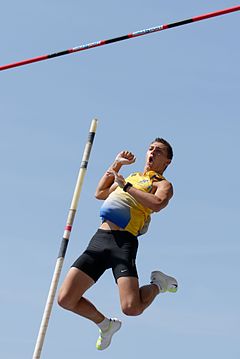 "Men_pole_vault_French_Athletics_Championships_2013_t160253.jpg" by User:Jastrow