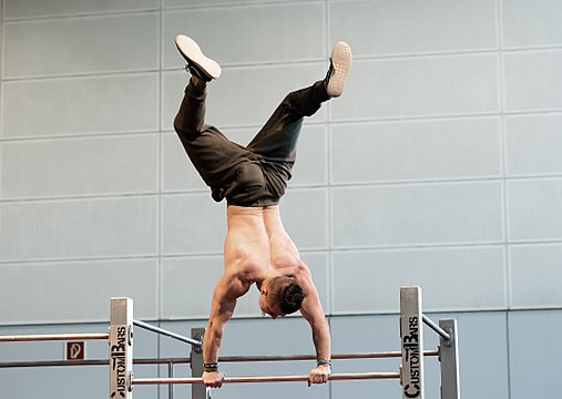 "Calisthenics_Show_-_Passion_Sports_Convention_Bremen_2017_10.jpg" by User:Huhu Uet
