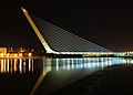 "Calatrava_Puente_del_Alamillo_Seville.jpg" by User:Solipsist~commonswiki