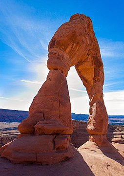 "Delicate_Arch_looks_like_some_type_of_alien_transformer_(8225393167).jpg" by User:File Upload Bot (Magnus Manske)