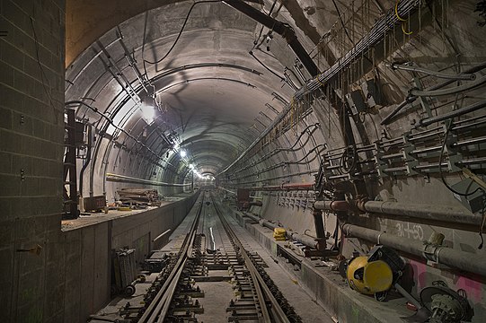 "7_Subway_Extension_tunnel_construction.jpg" by User:Epicgenius