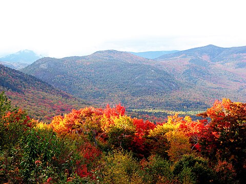 "New_hampshire_in_autumn.jpg" by User:Someone35