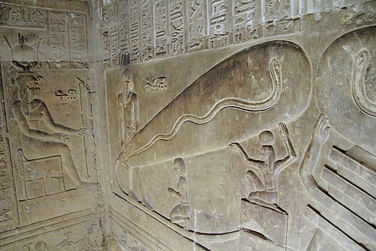 "Dendera-Tempel_2016-03-26zzb.jpg" by User:Djehouty