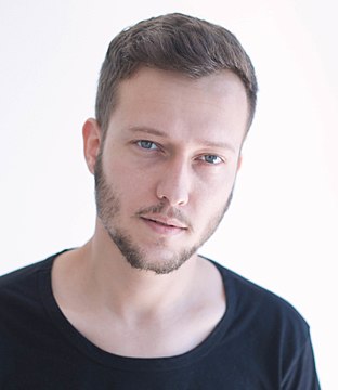 "Yon_Tumarkin_2017_cropped.jpg" by User:Sokuya