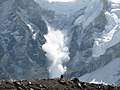"Avalanche_on_Everest.jpg" by User:Yann