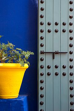 "Pot_de_fleur,_Jardin_Majorelle,_Marrakech.jpg" by User:JalilArfaoui