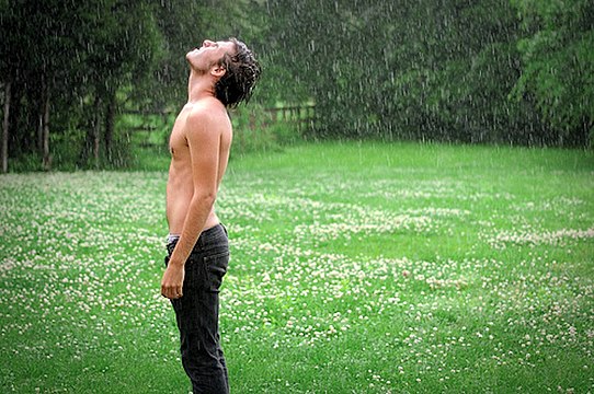 "Rain_for_the_day.jpg" by User:RoyalSatish